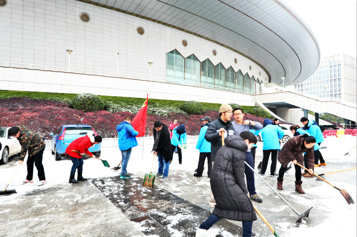 一場雪，體育中心美得不要不要的 但最美的風(fēng)景還是他們(圖8)