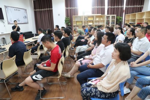 激情六月，第四期“新時(shí)代大講堂”火熱舉行(圖2)