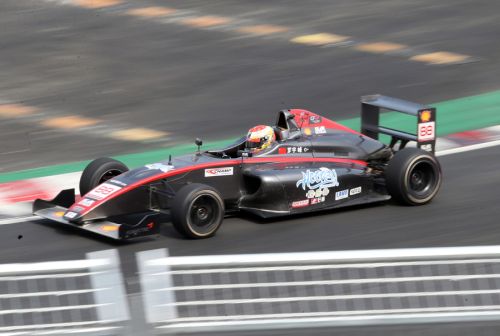 F4、飄移兩項賽事收官  房車和耐力錦標賽相繼上演(圖2)