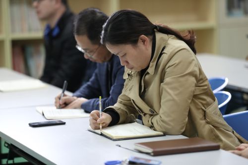 林江鴻在第十九期“新時代大講堂”上授課 拓展新空間 發(fā)展新產業(yè) 實現新增長(圖2)